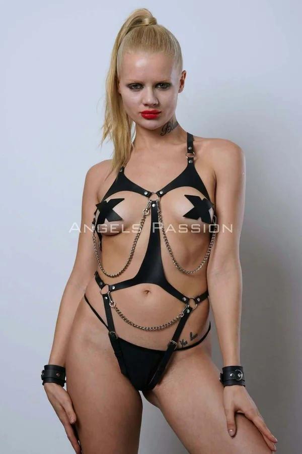 Body Harness with Chain & O-Ring Detail