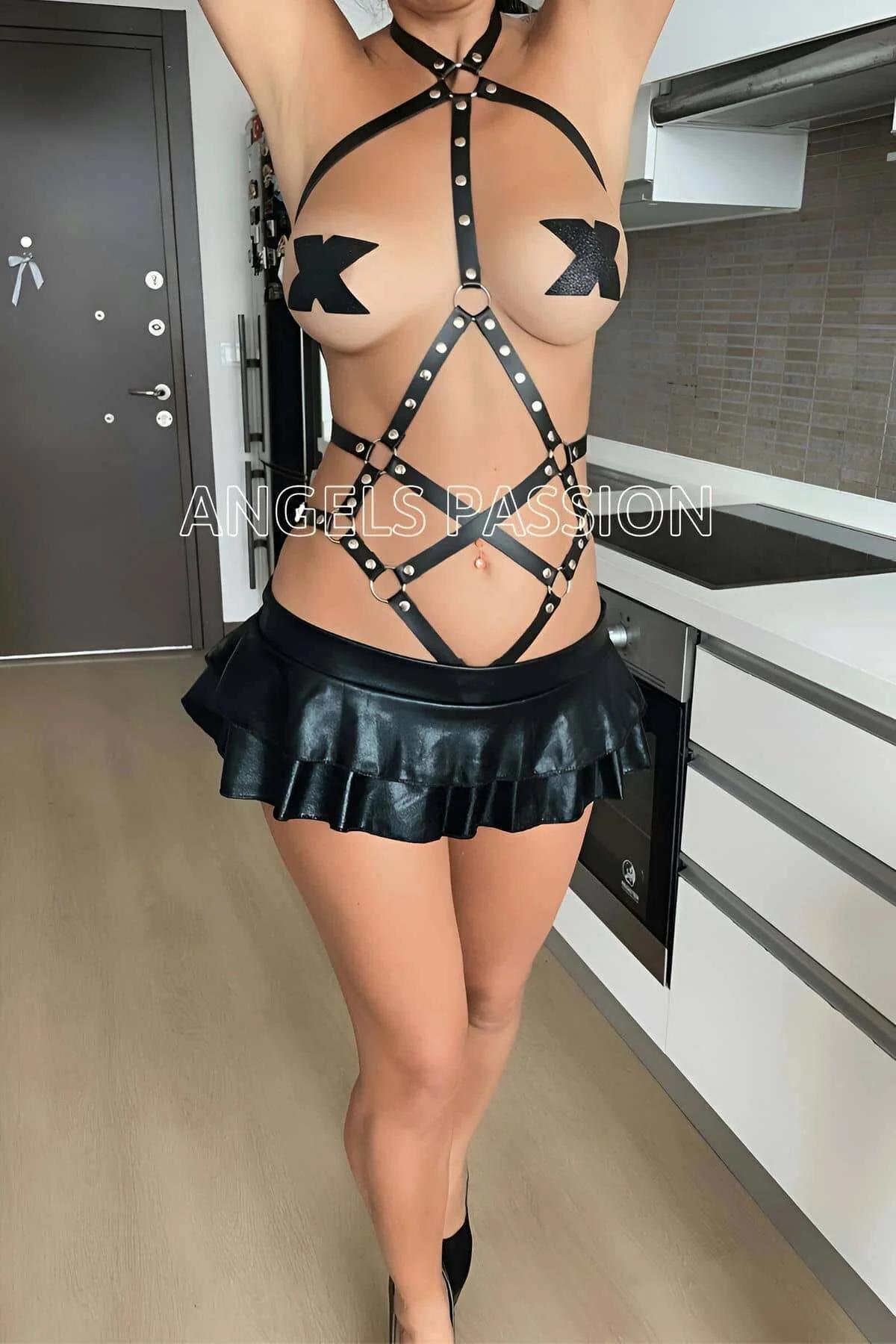 Women's Leather Body Harness - Adjustable Straps for Bold Style