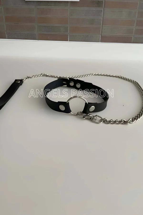 Faux Leather Choker Collar with Detachable Metal Leash