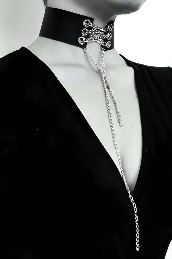 Choker Necklace with Interlocking Rings and Draped Chains