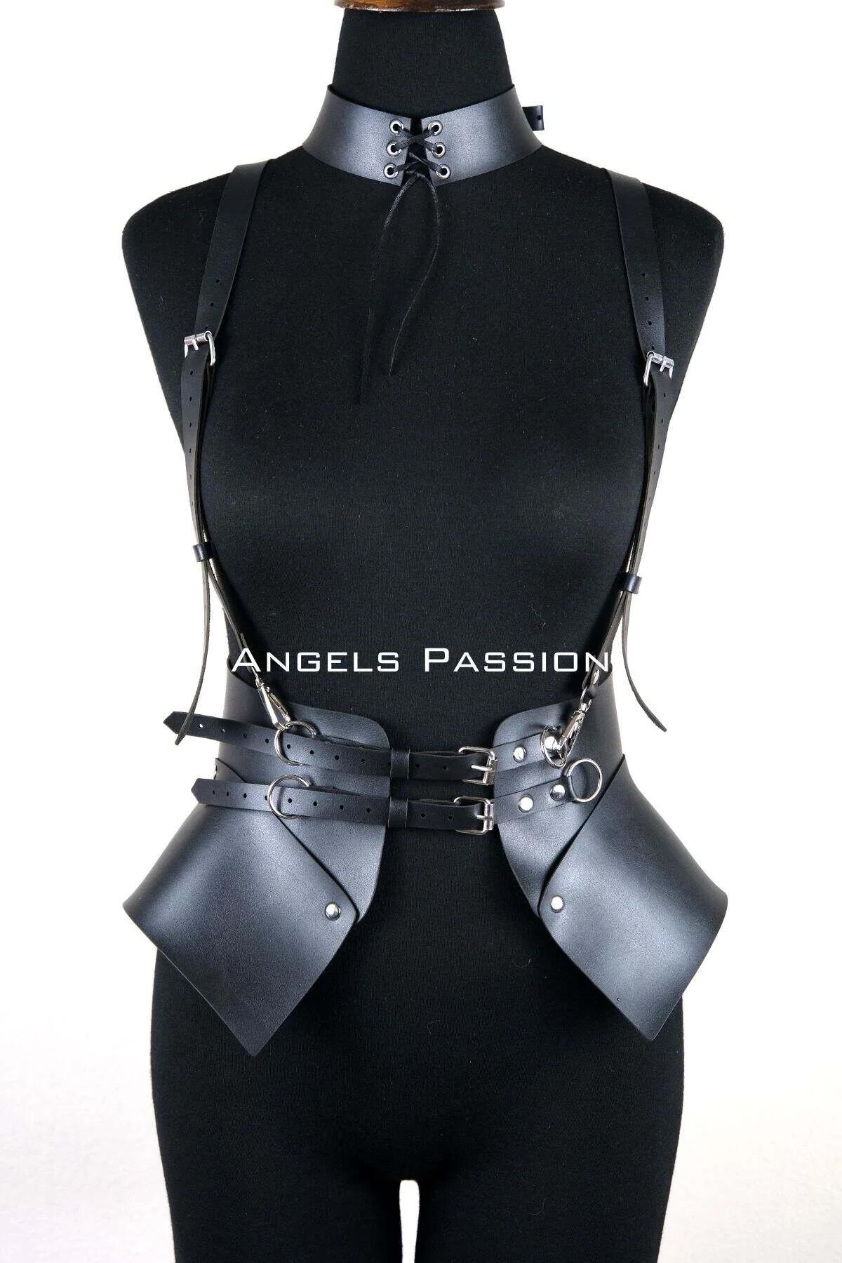 Women's Leather Harness Belt Set with Adjustable Choker