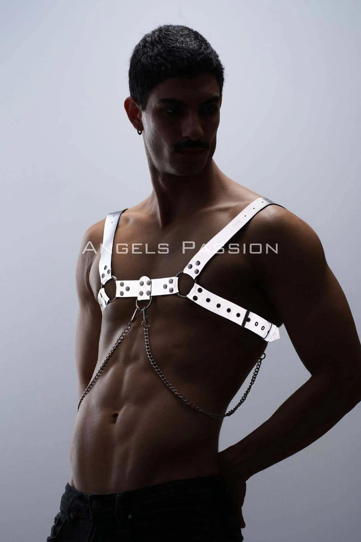 Reflective Mens Chest Harness with Striking Chain Detail