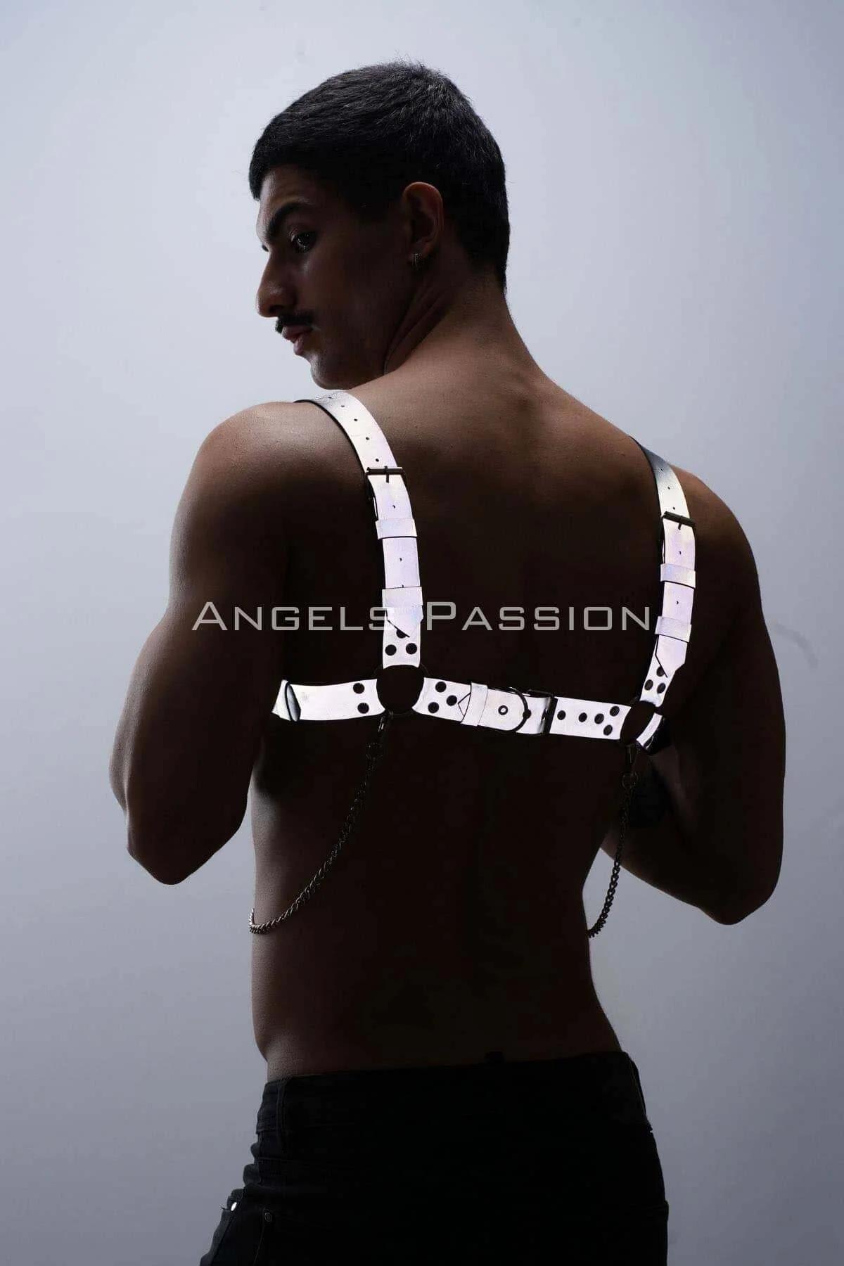 Reflective Mens Chest Harness with Striking Chain Detail