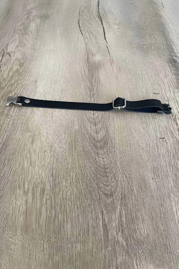 Adjustable Cat Collar: Durable Black Faux Leather Safety Design