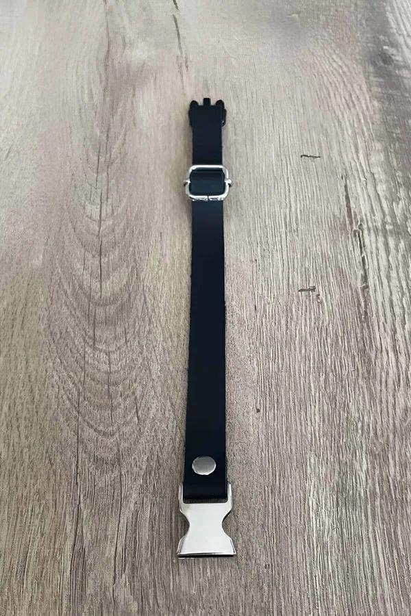 Adjustable Cat Collar: Durable Black Faux Leather Safety Design