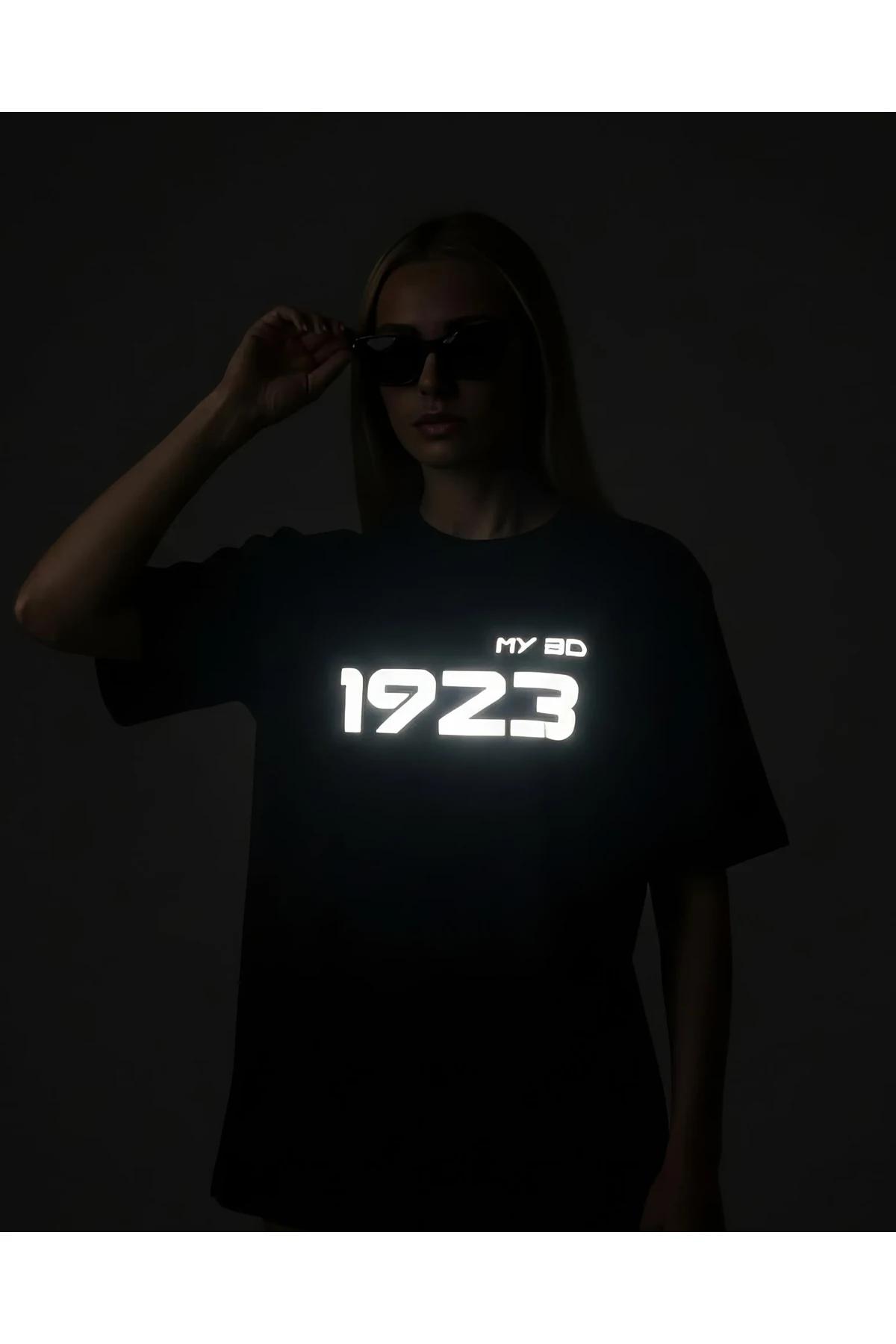 reflektörlü oversize siyah tişört ön baskılı MY BD 1923 karanlıkta parlayan pamuklu