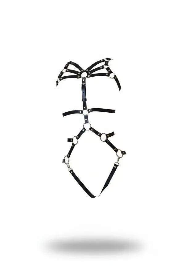 siyah faux leather tam vücut harness gümüş O-halka snap-hook detaylı, beyaz fon