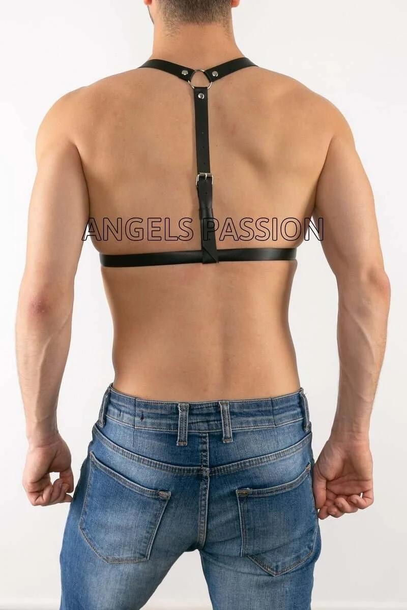 adjustable black chest harness side angle showing shoulder strap and horizontal band detail