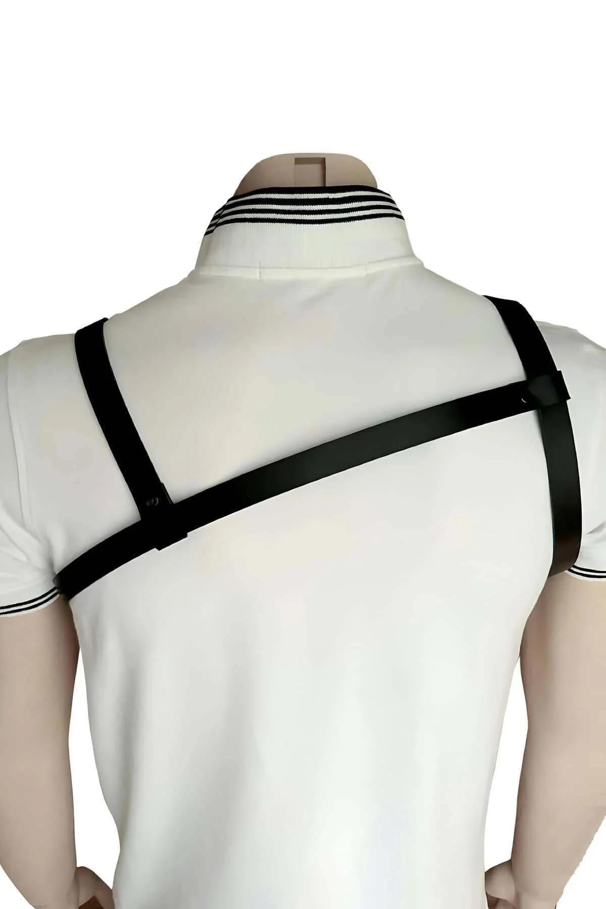 O-ring detail at chest center of black single-shoulder fashion harness for men