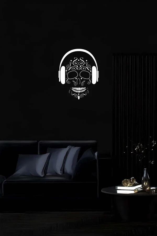 Siyah suni deri üzerine beyaz reflektörlü kulaklıklı Sugar Skull kuru kafa duvar tablosu
