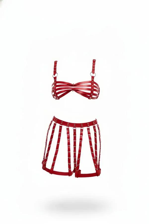 kırmızı suni deri bantlı bralet ve kafes mini etek takımı gümüş metal halkalar